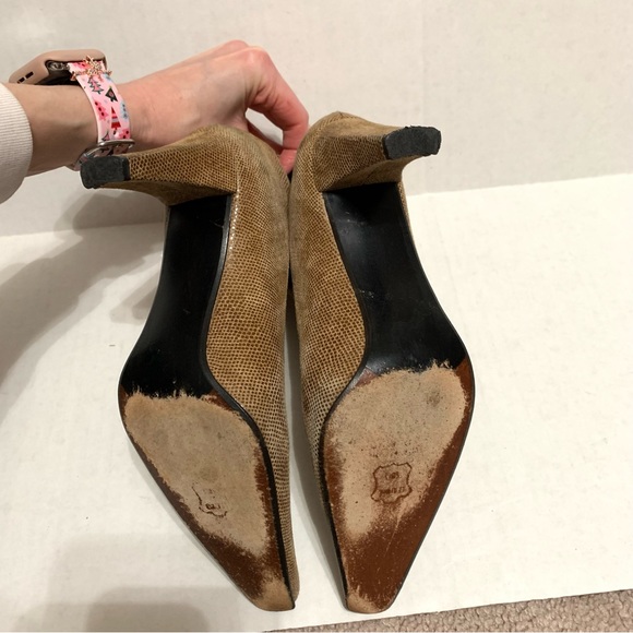 Stuart Weitzman Tan Suede Snip Toe Heeled Booties Women’s Size 7.5 AA Narrow - Picture 6 of 9